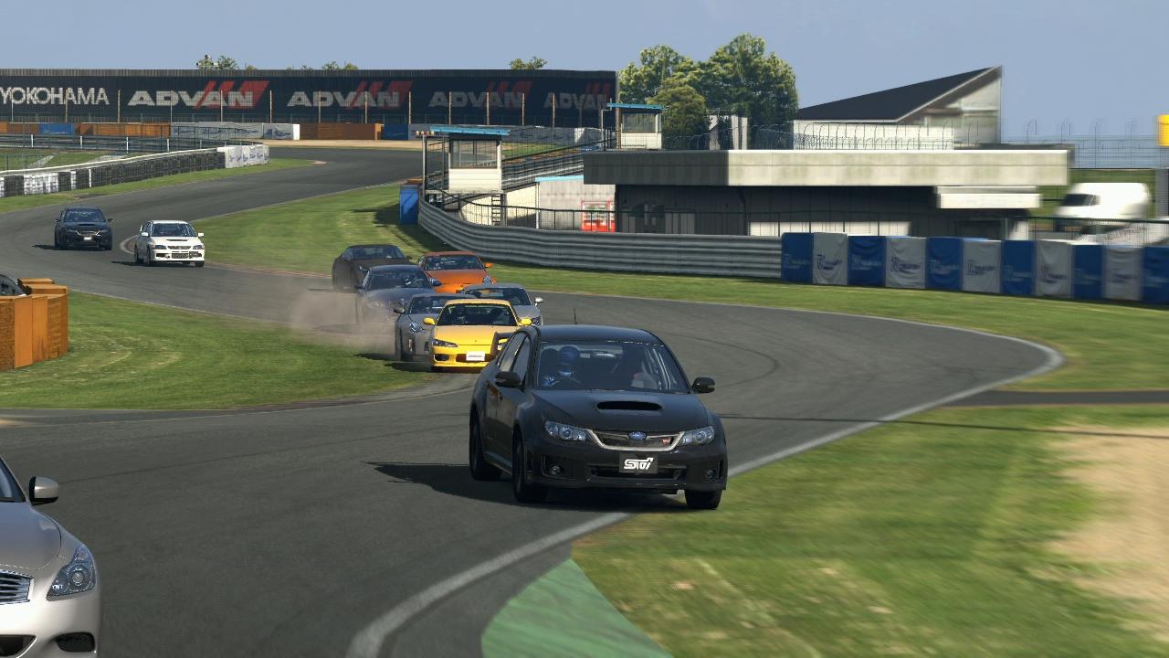 [23/11/2010] Platz 10: Gran Turismo 5 sollte ursprünglich als Launch-Titel für die Playstation 3 erscheinen - wie wir wissen hat es am Ende ein bißchen länger gedauert. Jetzt ist das Rennspiel da und ihr dankt es Kazunori Yamauchi und seinem Team mit 12 Stimmen (2,5%).