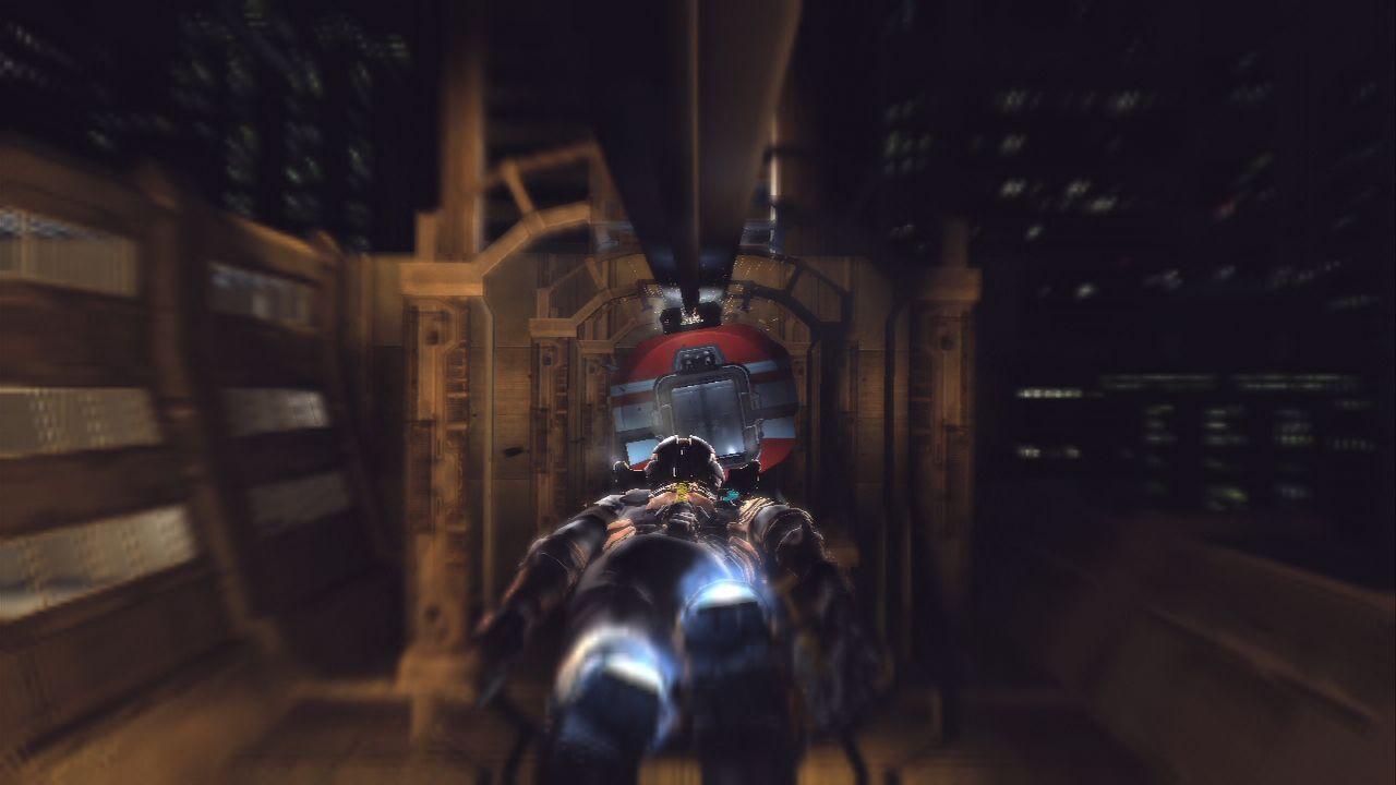 [14/01/2011] Komplettlösung zu Dead Space 2 mit Tipps, Tricks, Cheats: Bei der Zugfahrt warten viele Gegner auf euch und ein Abschnitt wo ihr fliegen müsst. Passt dabei auf das ihr nicht von den rumfliegenden Türen getroffen werdet.