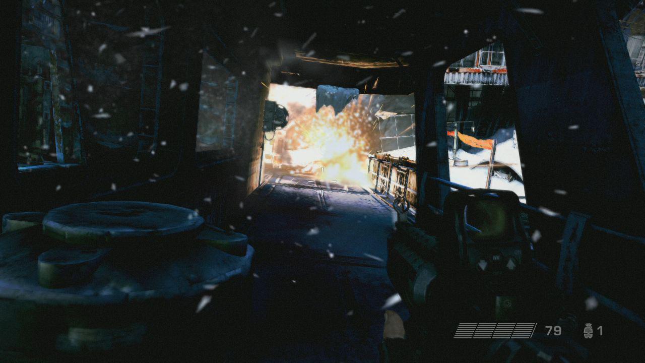 [23/02/2011] Gegnerische Granaten: Die Helghast werfen sehr gerne Granaten. Diese werden allerdings nicht wie bei Call of Duty durch eine Einblendung auf dem Bildschirm angezeigt, sondern machen durch ein Piepen auf sich aufmerksam. Wenn ihr also ein Piepen hört, solltet ihr so schnell es geht eure Deckung verlassen und zu einer anderen rennen, auch wenn ihr die Granate selbst nicht seht. Die Helghast werfen ihre Granaten nämlich sehr präzise.