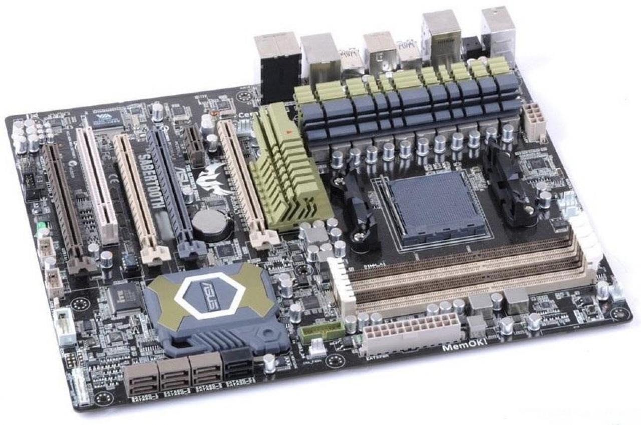 [18/05/2011] ASUS Sabertooth 990FX