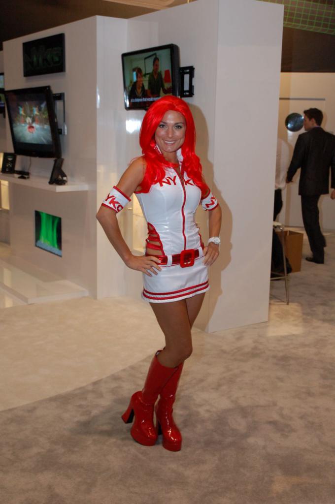 [08/06/2011] Messe-Babes auf der E3 2011 in Los Angeles. (11)