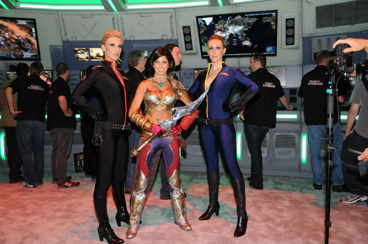 [08/06/2011] Messe-Babes auf der E3 2011 in Los Angeles. (40)