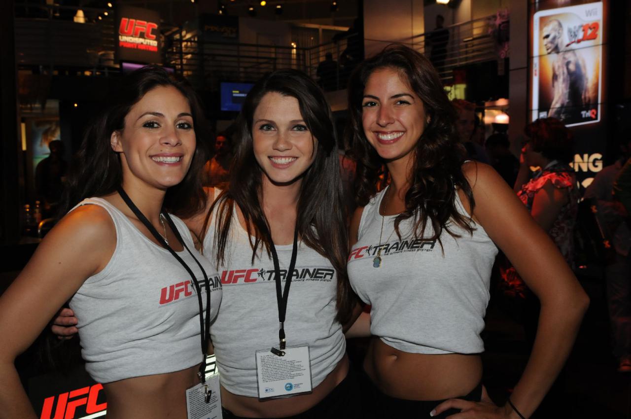 [08/06/2011] Messe-Babes auf der E3 2011 in Los Angeles. (5)