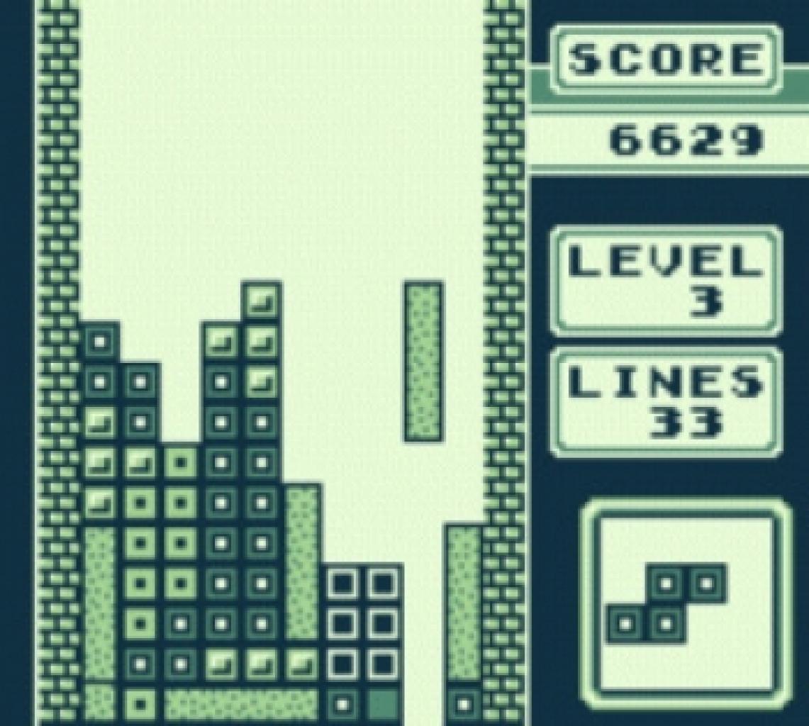 [04/07/2011] 4. Tetris: Oft sind es einfache Spielkonzepte, mit denen man sich stundenlang beschäftigen könnte. Klötzchen sortieren mag nicht nach einer Tätigkeit klingen, mit der man nicht aufhören kann. Aber dennoch ist die Aussicht, den eigenen Highscore zu schlagen, immer wieder Motivation genug, es noch einmal zu versuchen.