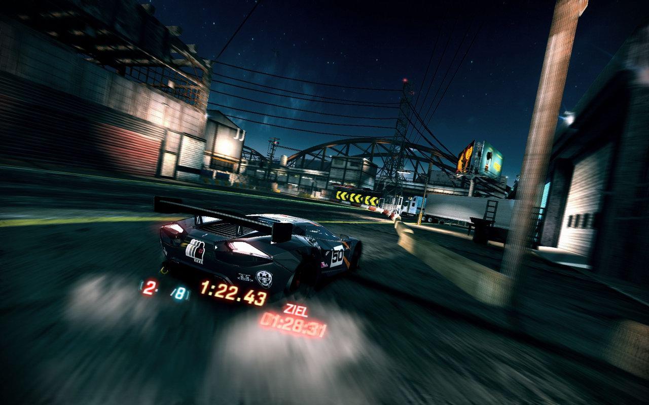 [11/10/2011] Ein Geheimtipp für zerstörungswütige Rennspiel-Fans ist der Titel Split Second: Velocity. Hier mimt ihr einen Stunt-Rennfahrer, der durch allerhand Kulissen ballert und keinen Grasfleck mehr übrig lässt, wo einst