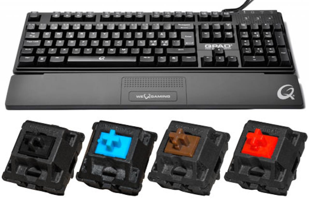 [24/11/2011] Unter der Tastatur vier der gängigen MX-Schalter: Black, Bue, Brown und Red.