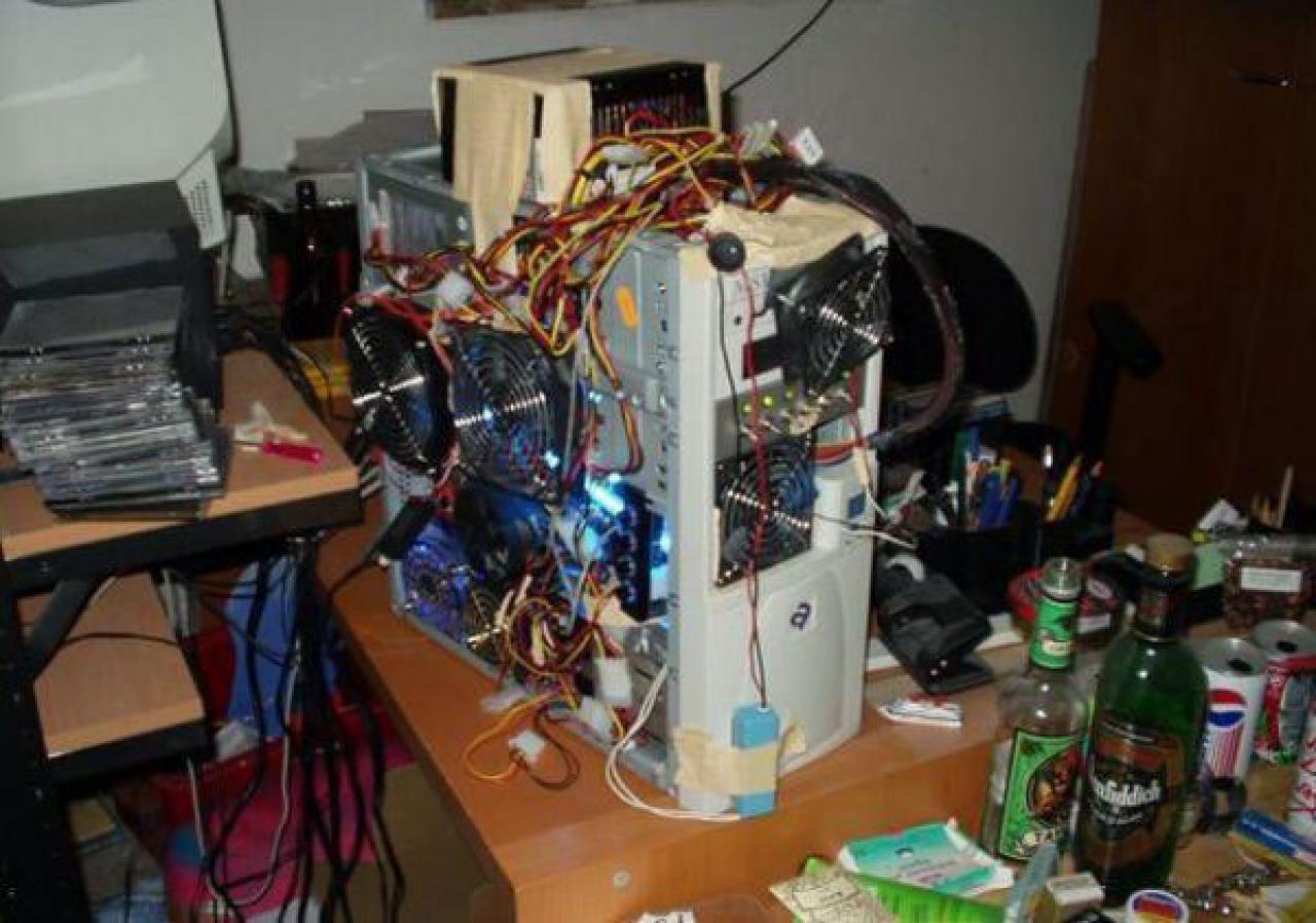 [09/01/2012] PC-Wettrüsten - Für Battlefield 4 auf dem PC rüstete so mancher PC-Spieler seinen PC ordentlich auf. So wie hier im Bild solltet ihr immer für ausreichend Kühlung sorgen. Sonst geht die Hardware kaputt. - Community-Vorschlag