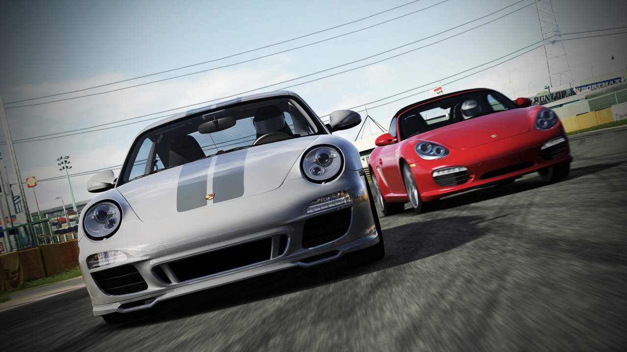 [05/03/2012] TOP 1 der Gründe, warum man bei schönem Wetter lieber zocken sollte: In Forza 4 können wir unser Cabrio über die Pisten jagen, ohne uns über die teuren Spritpreise aufzuregen! Angeblich trägt man jetzt statt Rolex lieber Tank-Quittungen um das Handgelenk. Kommt viel protziger!