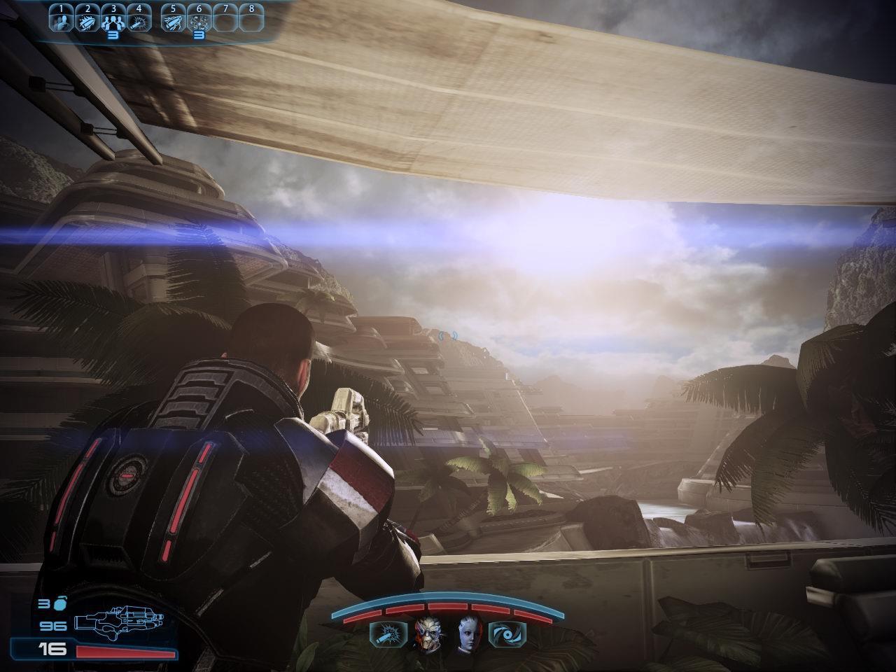 [03/03/2012] Mass Effect 3 hat ein normales Interface, allerdings wird dieses damit erklärt, dass der Kampfanzug von Shepard alle relevanten Informationen direkt vor sein Auge projiziert.