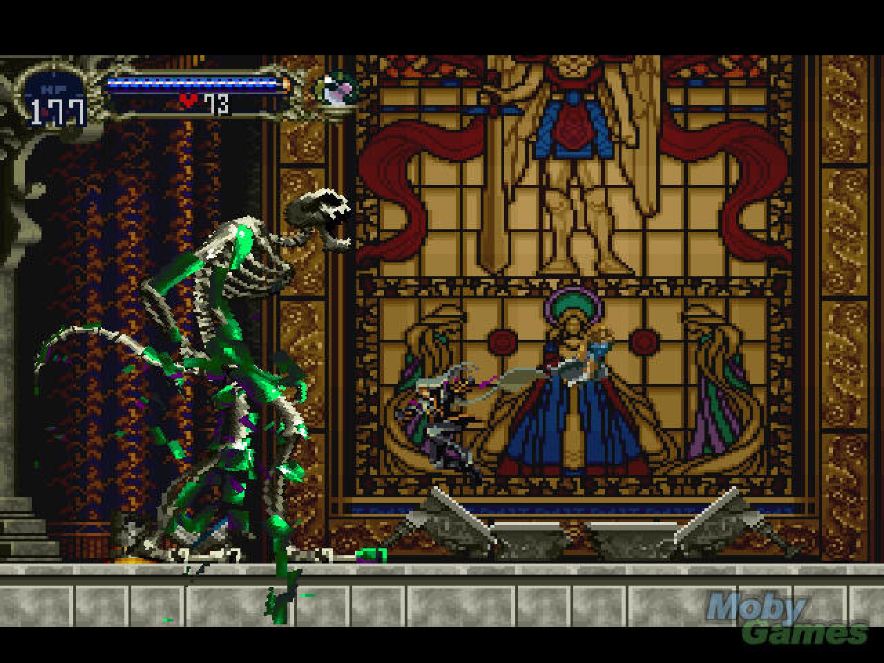 [01/08/2012] Im Klassiker der Castlevania-Serie Symphony of the Night habt ihr die Möglichkeit, euch in verschiedene Tiere zu verwandeln. Als Wolf sprintet ihr durch die langen Gänge des Schlosses und attackiert nebenbei die zahlreichen Gegner, als Vampir-Fledermaus hingegen fliegt ihr durch die engen, mit Fallen gespickten Gänge.