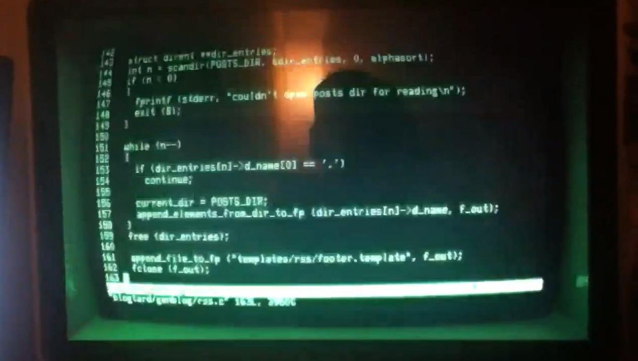 [15/08/2012] Dr. Amiga verspricht: Der Nostalgiker freut sich über allerlei alten Kram. Ob Röhrenmonitor, Kassetten aus den 80er Jahren oder dem Laptop mit Windows 3.1. So günstig war Entrümpeln noch nie!