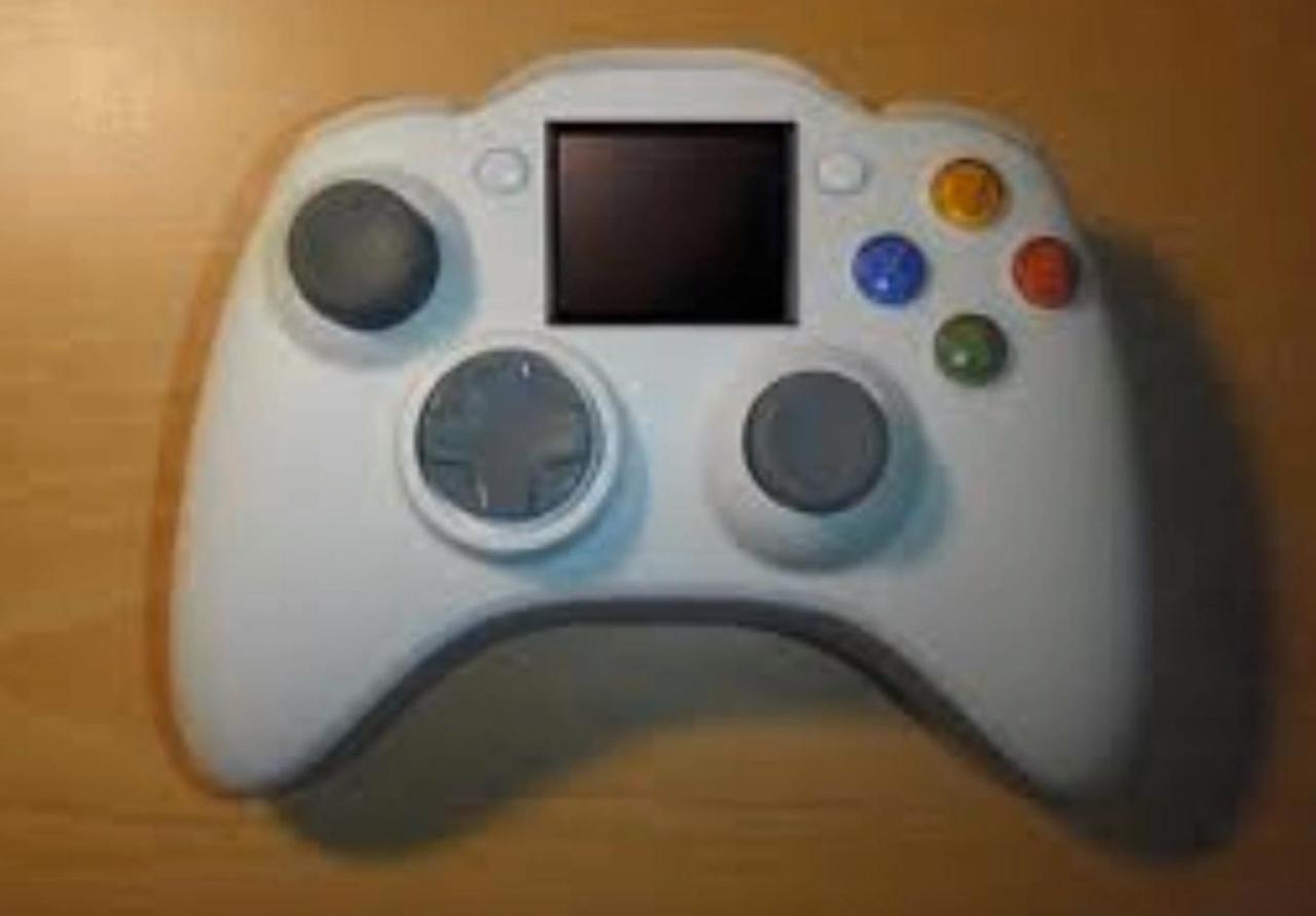 [24/08/2012] Xbox 720 goes Dreamcast: Ähnlich wie bei der kommenden Wii U glaubt der Fan dieses Entwurfs an einen Bildschirm im Controller.