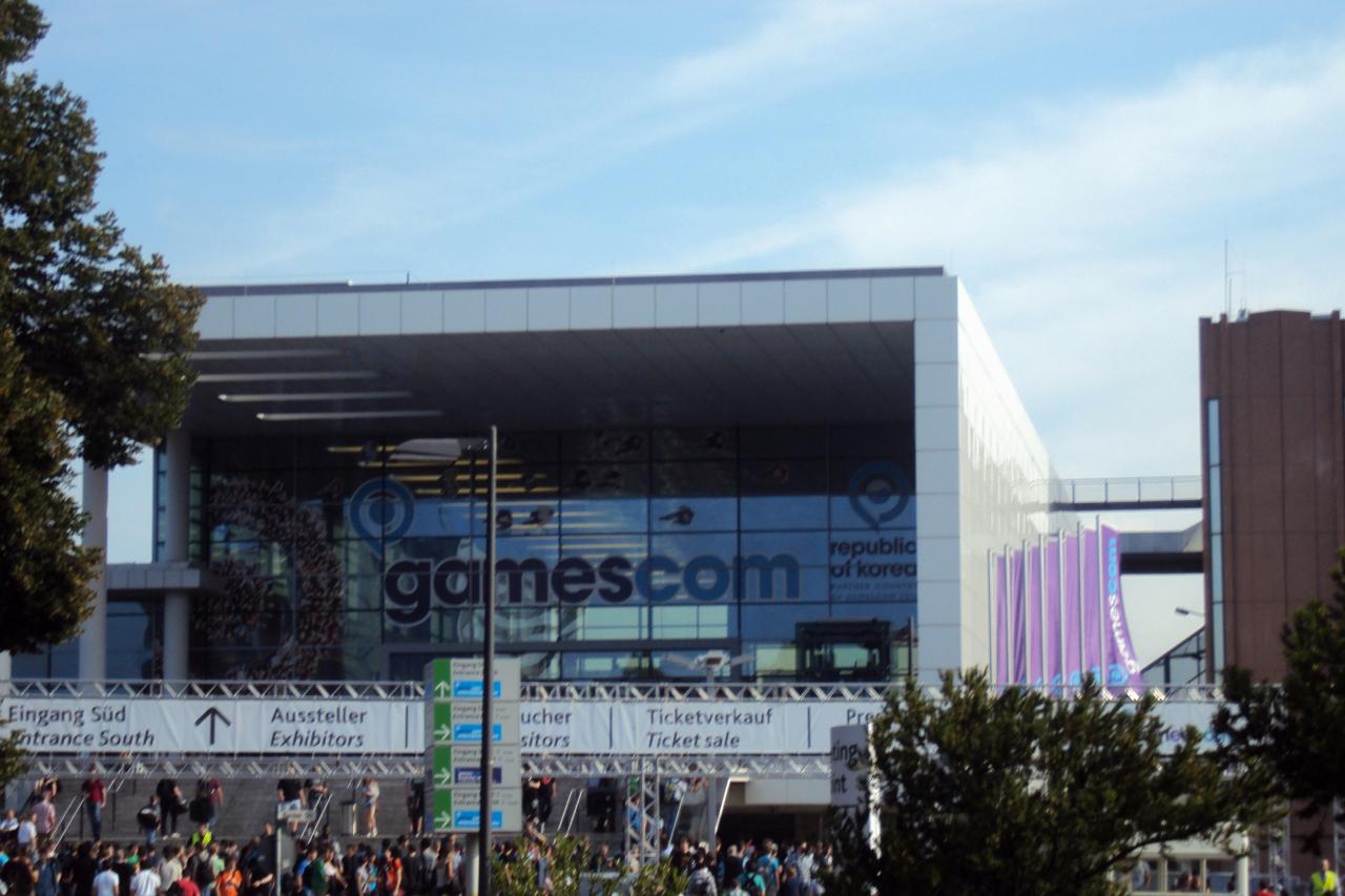 [23/08/2012] Die Gamescom ist das Mekka der deutschen Gaming-Community. Im letzten Jahr lag jedoch ein Schatten über dem Event, da der TV-Sender RTL mit einem Bericht die gesamte Spielerschaft diffamierte. Zocker wurden als stinkende Außenseiter ohne Sozialkontakte bezeichnet. Aufgrund des riesigen Shitstorms entschuldigte sich RTL wenig später.