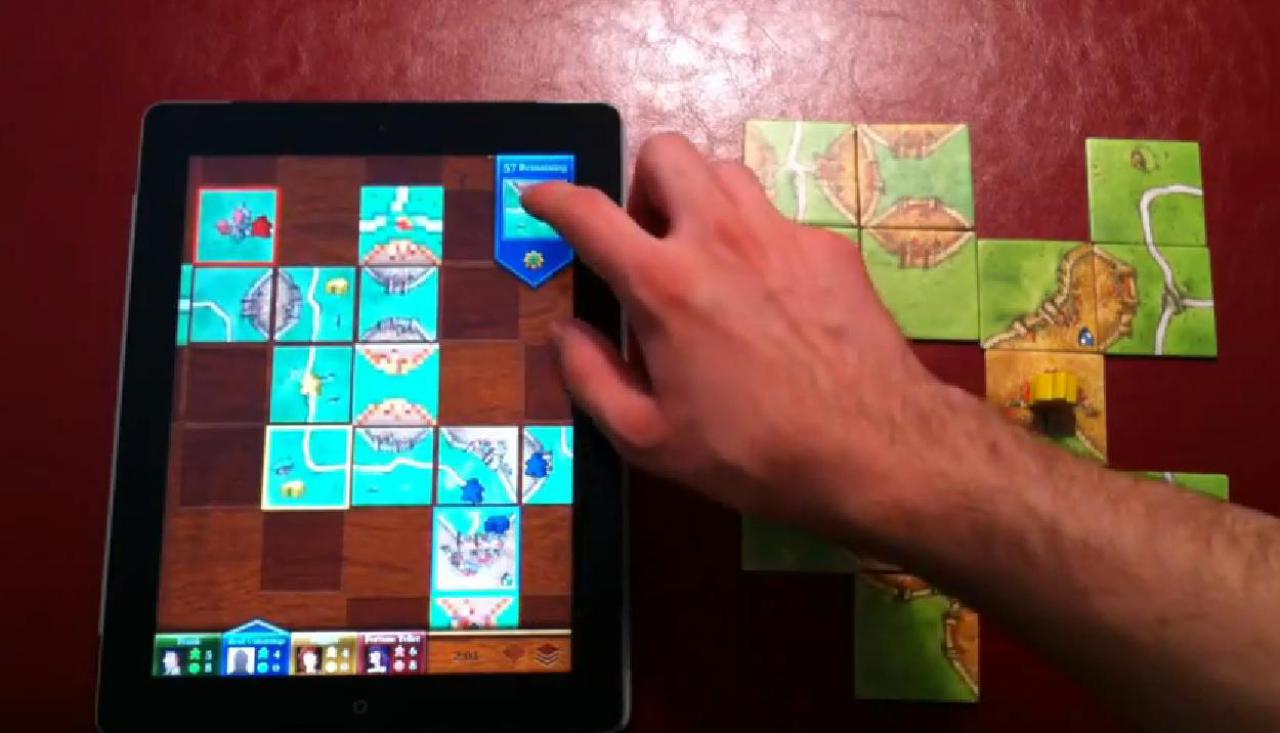 [23/11/2012] Wer Carcassonne in der Real-Variante kennt, weiß, dass es endlos lange dauern kann. Die iPad-Version hat aber einen coolen Freude-Modus, in dem man seinen Zug tätigen und dann an den Freund abgeben kann. Dieser kann weiterspielen, wenn er Zeit hat. Klasse!