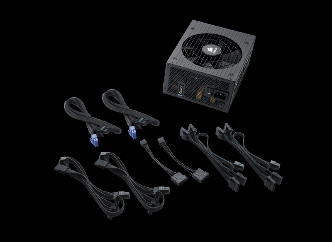 [21/12/2012] So sieht eine modulares Netzteil aus: das Corsair Professional GX650 mit abnehmbaren Kabeln