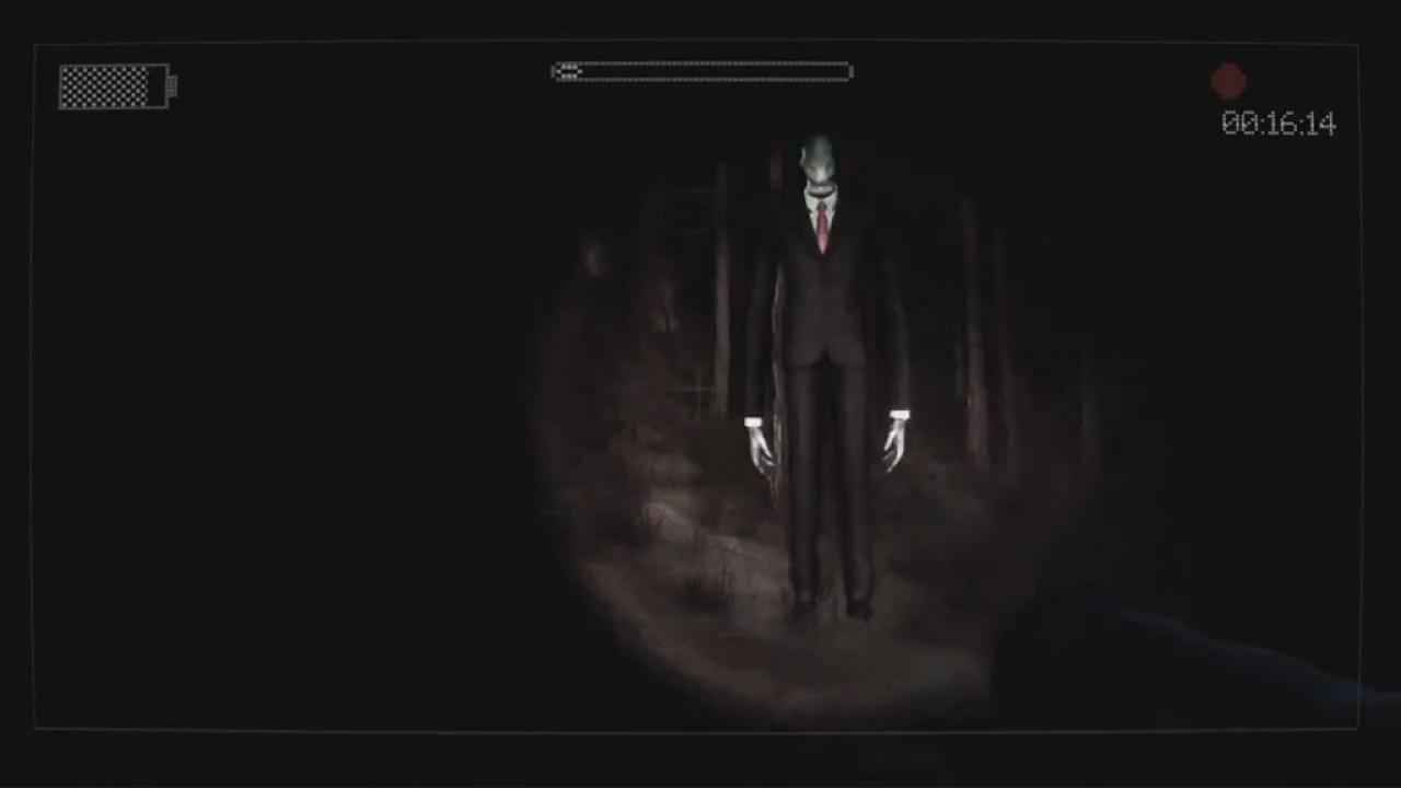 [02/01/2013] Der erste Charakter, dem ihr nachts besser nicht begegnet, sorgte in der Vergangenheit nicht nur für einen ziemlich großen Hype, sondern auch für den einen oder anderen heftigen Schockmoment. Die Rede ist vom Slenderman, einer weißen Gestalt im Anzug. Im Spiel Slender - The Arrival hat es dieser auf euch abgesehen.