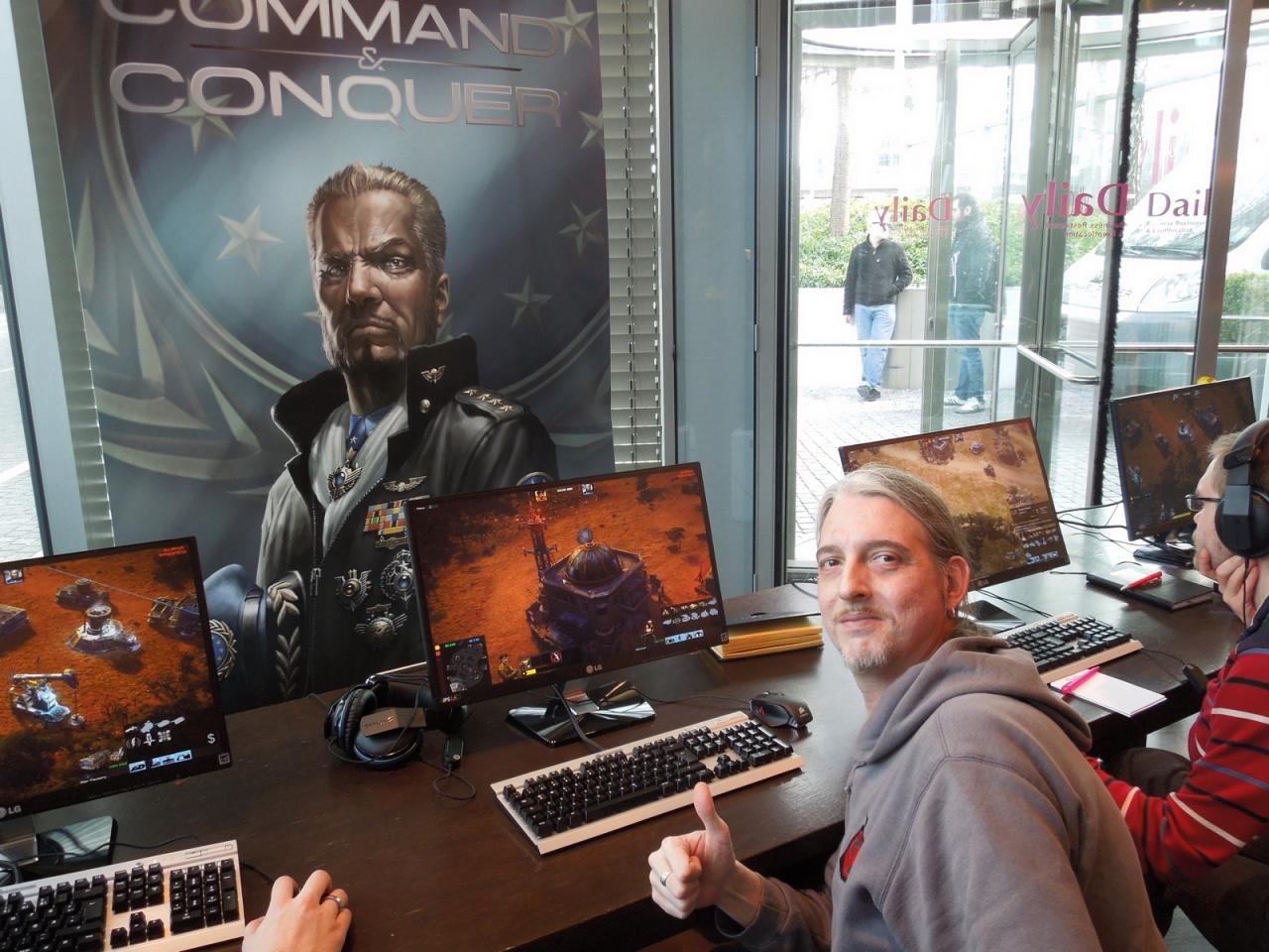 [22/02/2013] In Command and Conquer: Generals haben wir eine Auswahl an drei Fraktionen, jeweils mit einer eigenen Kampagne. Und wie könnte es anders sein, auch China wird im Strategiespiel repräsentiert. Nur leider wurde der Ableger aus der Command and Conquer-Reihe dort verboten, weil während der Kampagne unter Umständen die Infrastruktur von China zerstört wird.