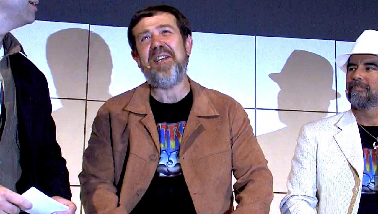 [11/07/2013] Wer ist wohl dieser fröhliche russische Mann in der Mitte des Bildes? Alexey Pajitnov ist kein NPC aus Metro: Last Light, er ist der Erfinder eines Spiels, das so ziemlich jeder kennt. Ohne dieses Mann gäbe es kein Tetris!