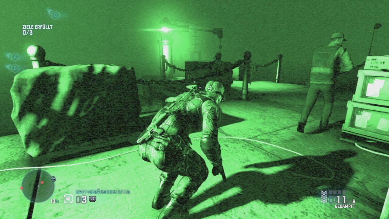 [14/08/2013] Splinter Cell: Blacklist im Test - Wer die Sonarbrille nicht verwenden mag, die Feinde durch Wände markiert, muss sich mit dem guten, alten Nachtsichtgerät begnügen. (PS3)