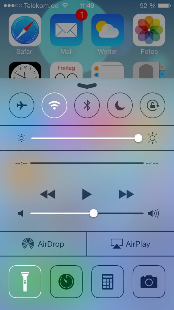 [20/09/2013] iOS7 im Test: Das Kontrollzentrum im Overview.