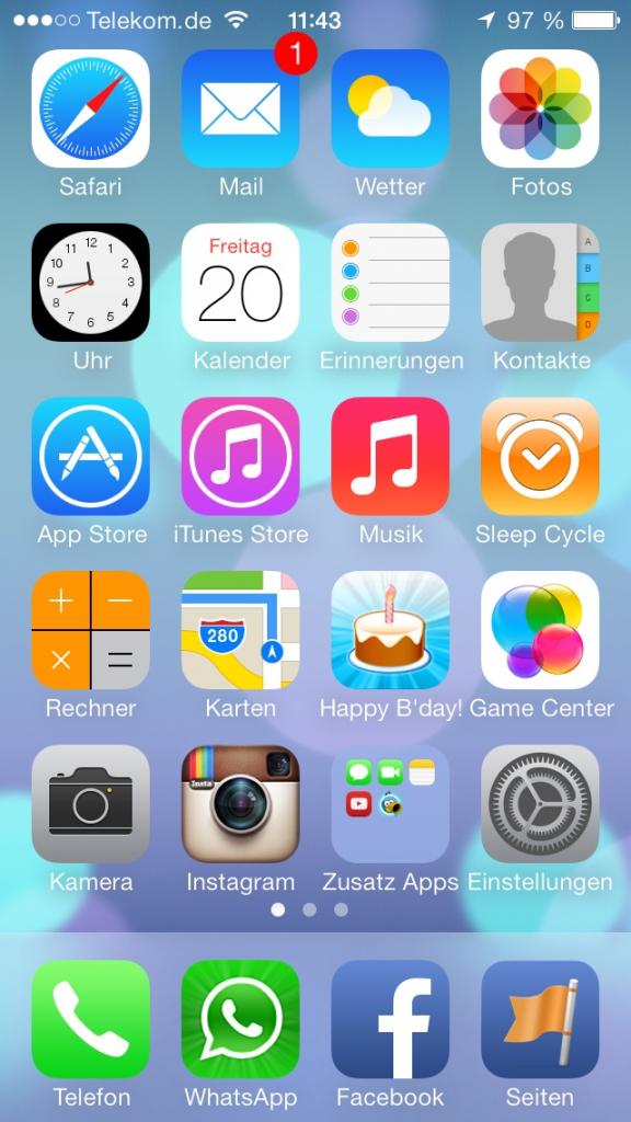 [20/09/2013] iOS7 im Test: Der Homescreen erstrahlt im neuen Glanz.
