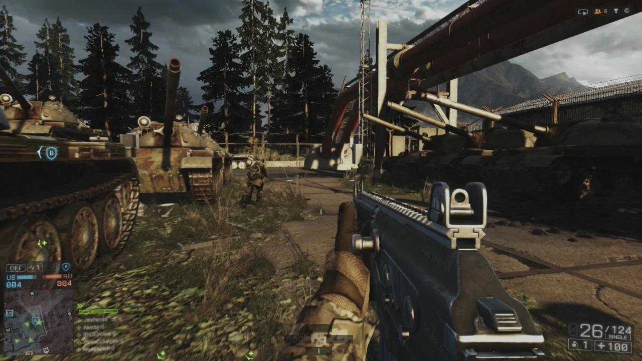 [28/10/2013] Zavod 311 bietet viele Ecken, in denen sich Feinde verstecken können! Diese rostenden Panzer liefern zum Beispiel viel Deckung.