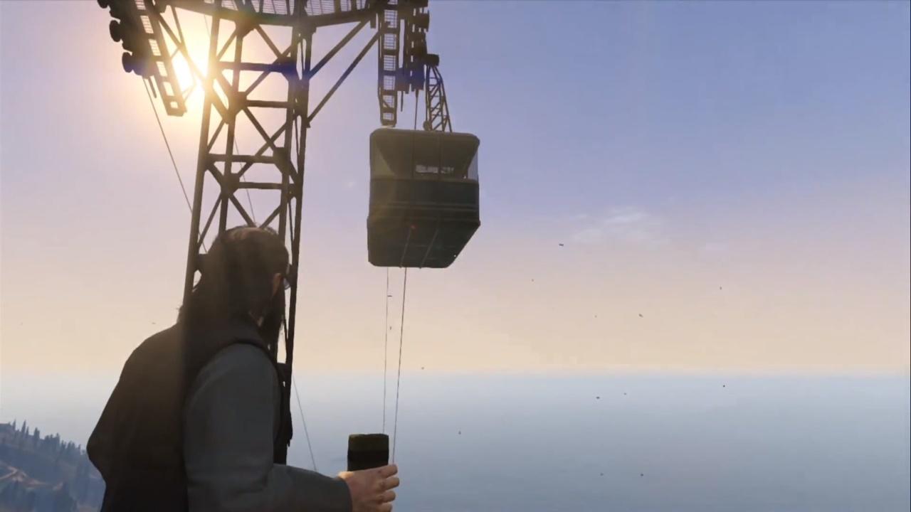 [07/10/2013] Trevor im Kleid, Frogger nachgespielt, Haiangriffe: Wir präsentieren euch eine Auswahl der witzigsten Videos aus GTA 5. (1)