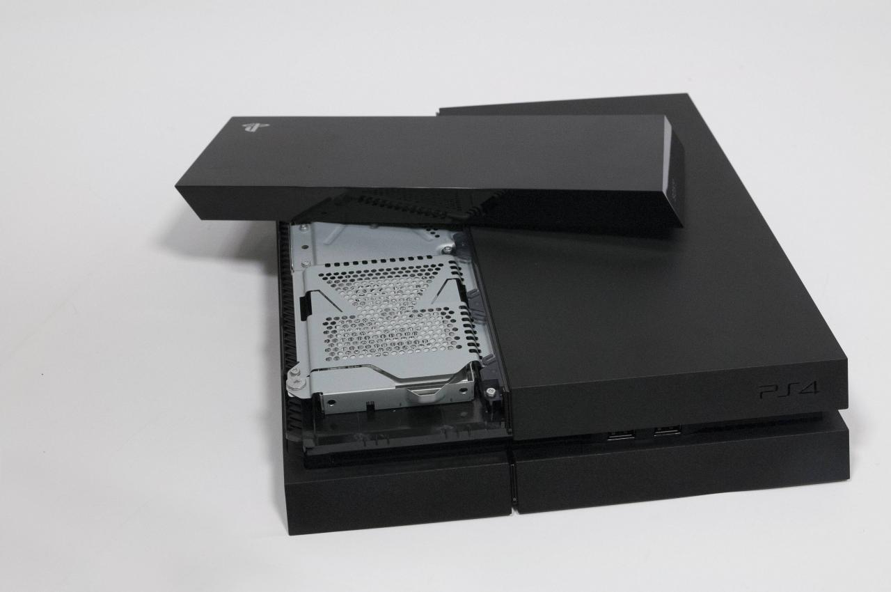 [08/11/2013] Fotos zur PlayStation 4. Die neue Sony-Konsole erscheint am 29. November in Deutschland. (6)