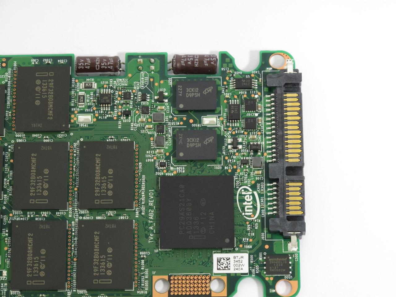 [26/03/2014] Eine nackte SSD besteht nur aus Chips und hat keine Bauteile mit mechanischer Funktion