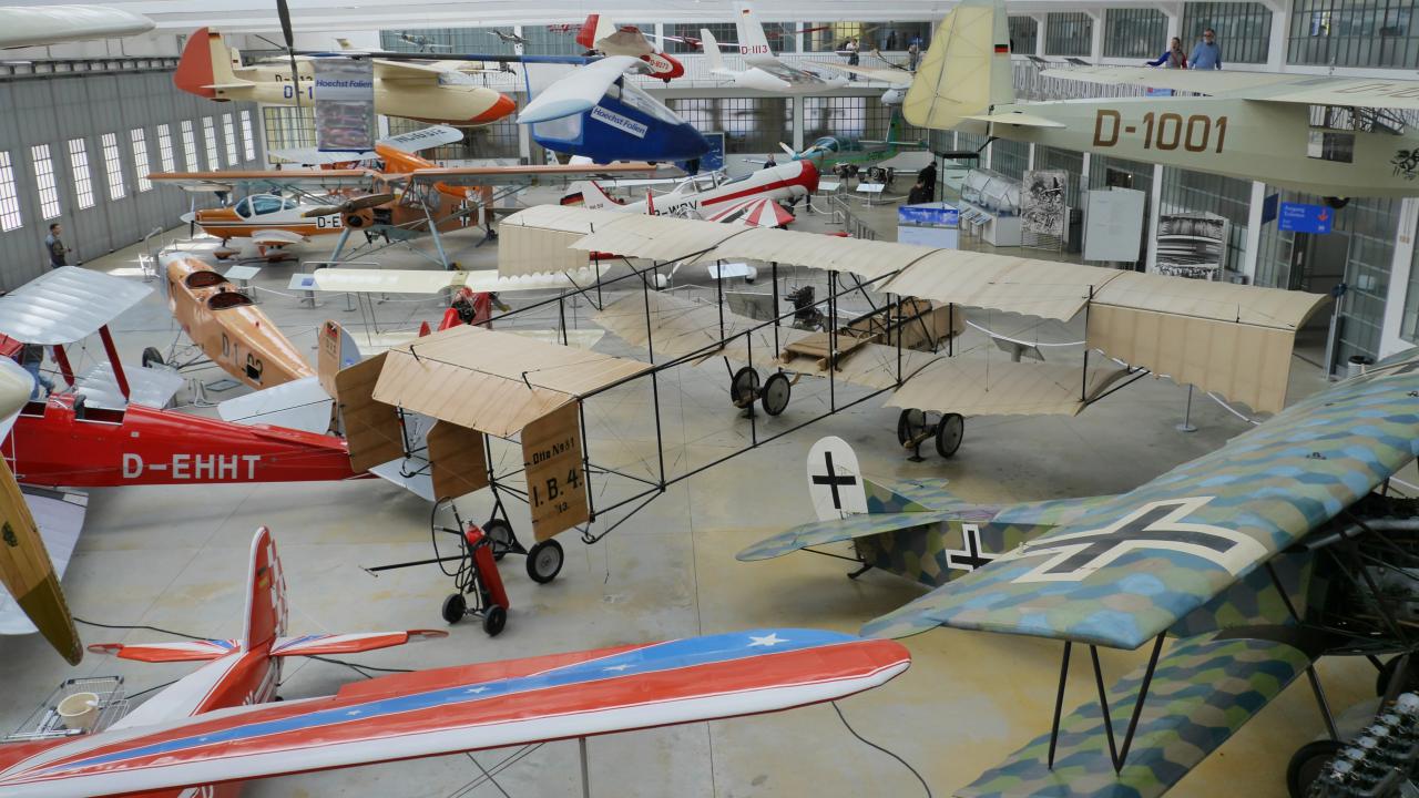 [31/03/2014] In der Sammlung der Luftwerft finden sich einige bemerkenswerte Ausstellungsstücke. (18)