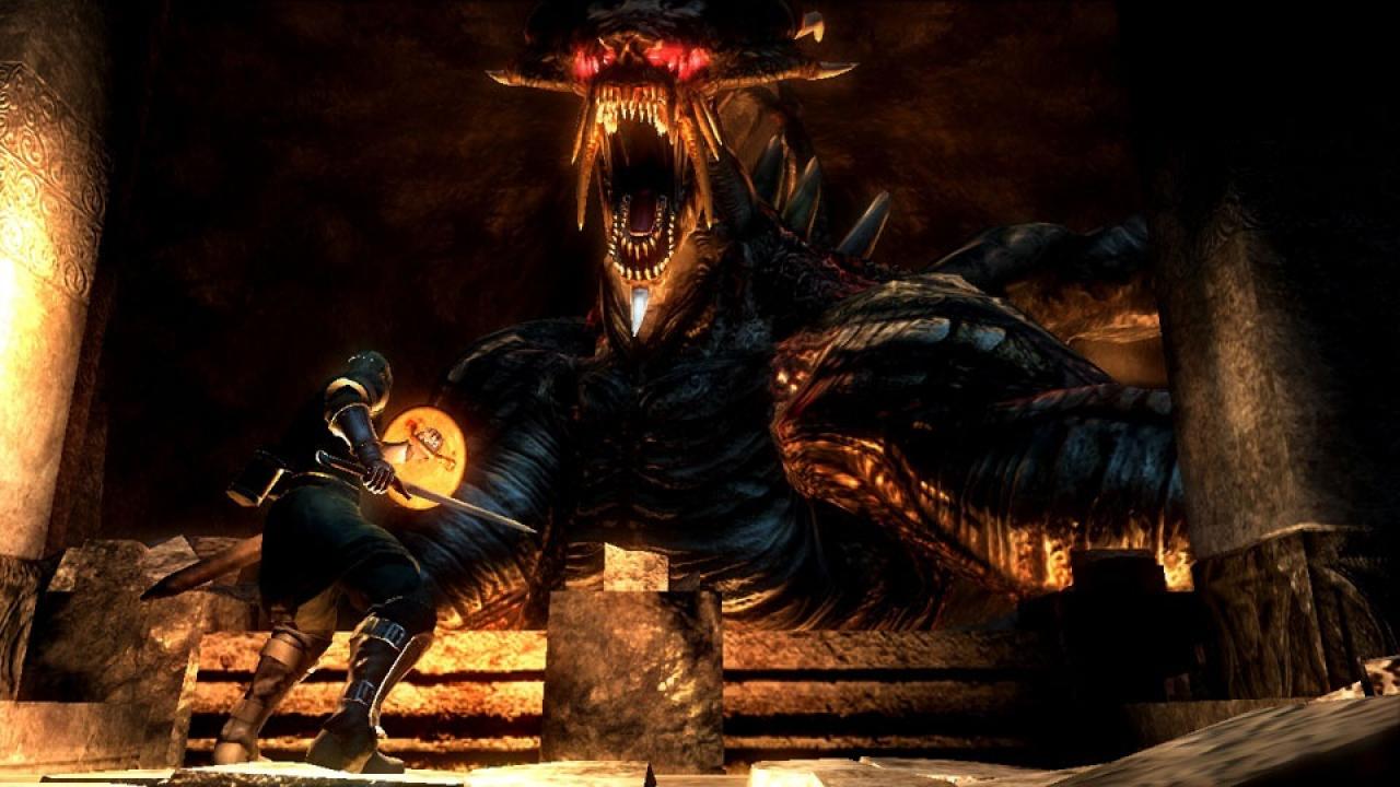 [05/05/2014] Der gigantische Drachengott in Demon's Souls ist trotz seiner Größe nicht der Oberschurke. Er ist nicht einmal ein regulärer Zwischenboss, denn ob ihr ihn zur Strecke bringt oder nicht, bleibt euch überlassen. Imposant wirkt der rote Drache trotzdem.