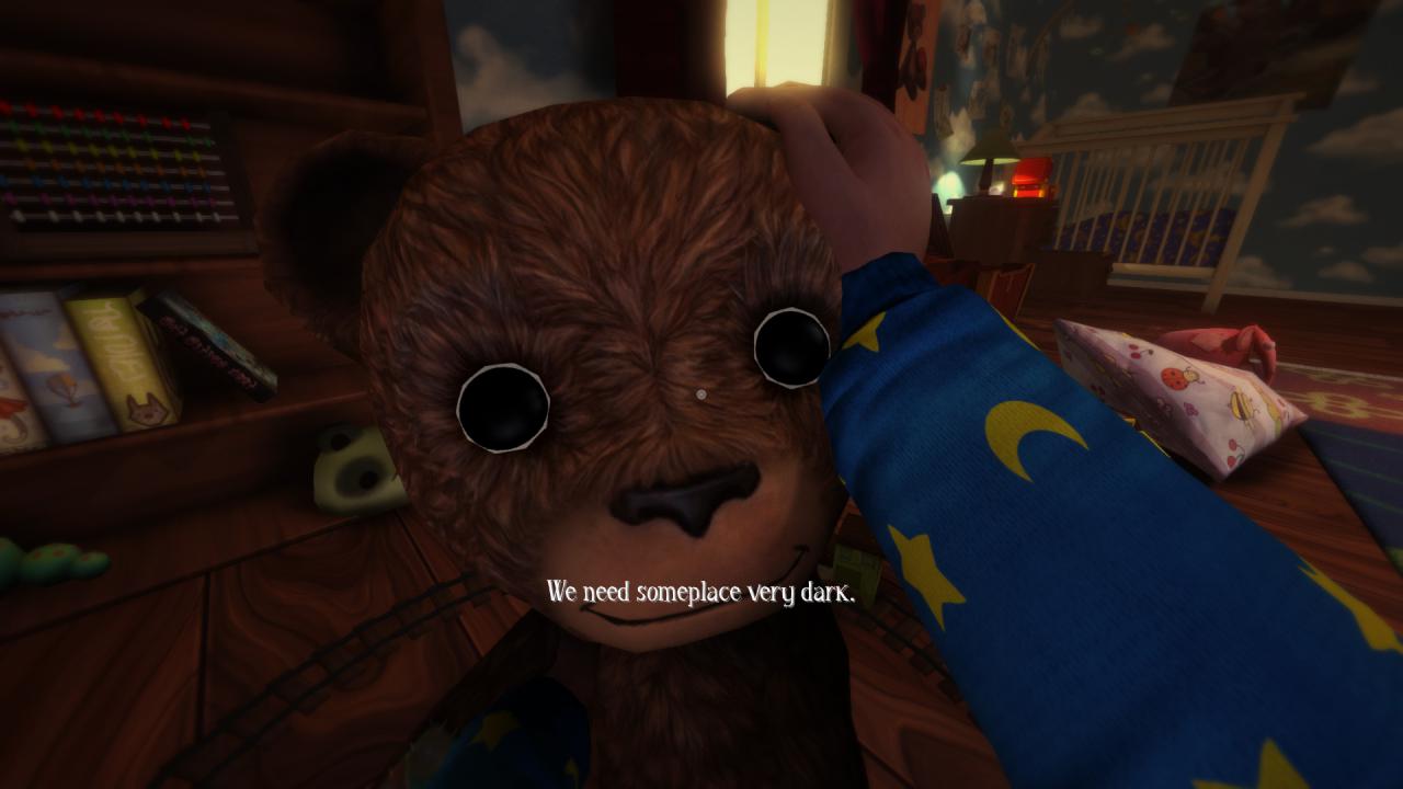 [07/08/2014] Aus der Perspektive eines Kleinkindes begeben wir uns in Among the Sleep auf eine große Reise. Um unsere Mutter zu finden, müssen wir glückliche Erinnerungen sammeln und krabbeln dabei als tapferes, kleines Kind durch unheimliche Level, die uns ganz und gar nicht geheuer sind. Aber dieses gefährliche Abenteuer bewältigen wir natürlich nicht alleine. An unserer Seite haben wir unseren Freund, den Teddybär! Dumm nur, dass wir als Spieler von dem Ding gar nicht so begeistert sind. Dieser starre Blick spricht Bände!
