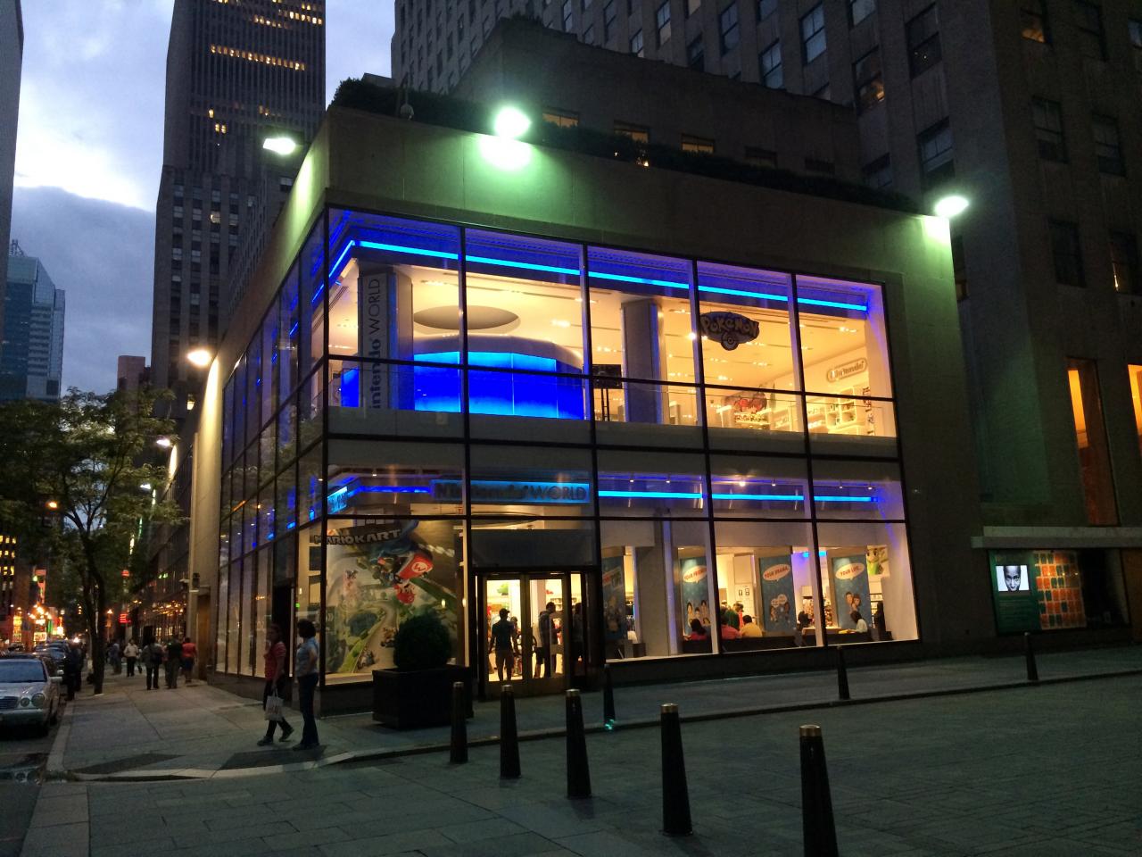 [25/09/2014] Nintendo World in New York: Das Nintendo-Kaufhaus ist Teil des Rockefeller Centers, eine der bekanntesten Adressen in Manhattan.