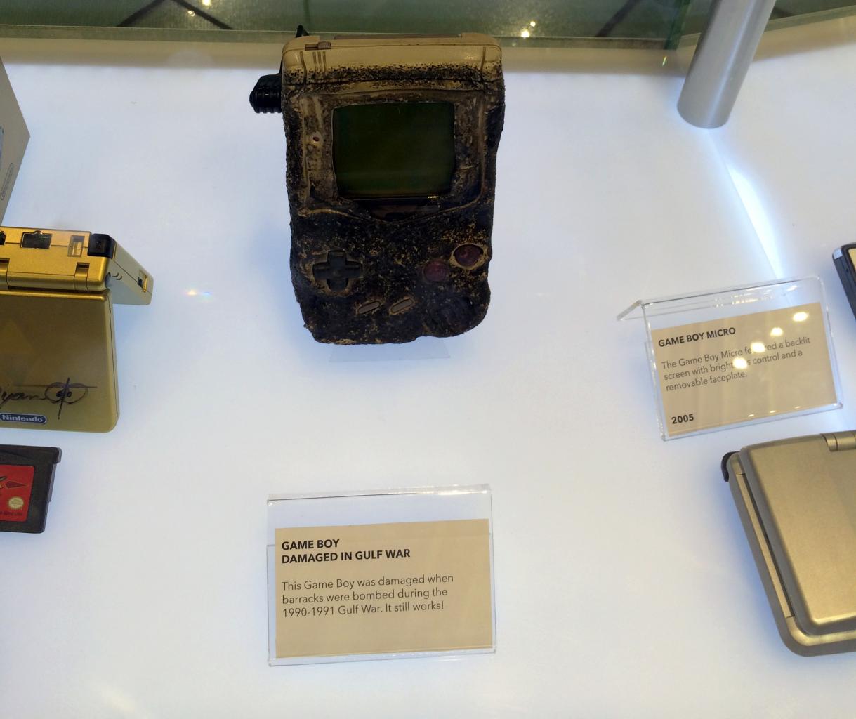 [25/09/2014] Dieser Gameboy hat einen Bombenangriff während des Golfkriegs überstanden - und funktioniert immer noch.
