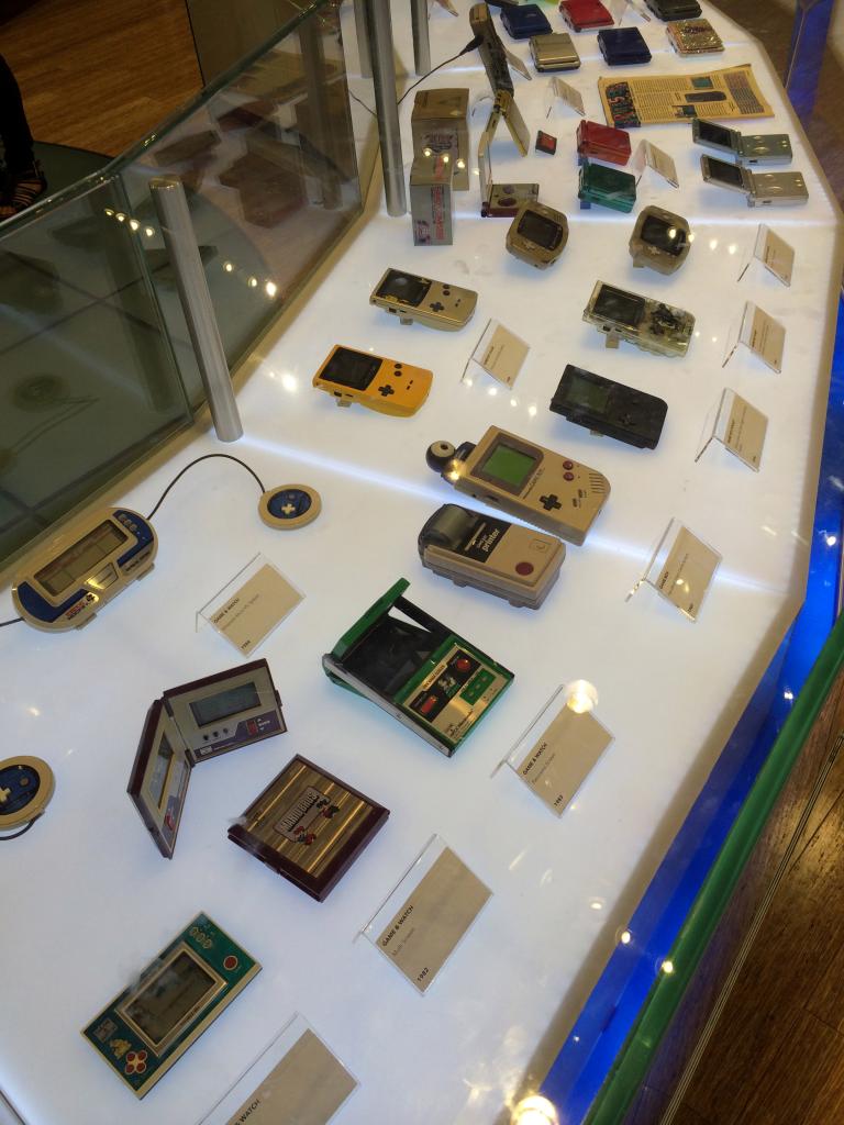 [25/09/2014] Nintendo World in New York: Das Nintendo-Kaufhaus ist Teil des Rockefeller Centers, eine der bekanntesten Adressen in Manhattan. (9)