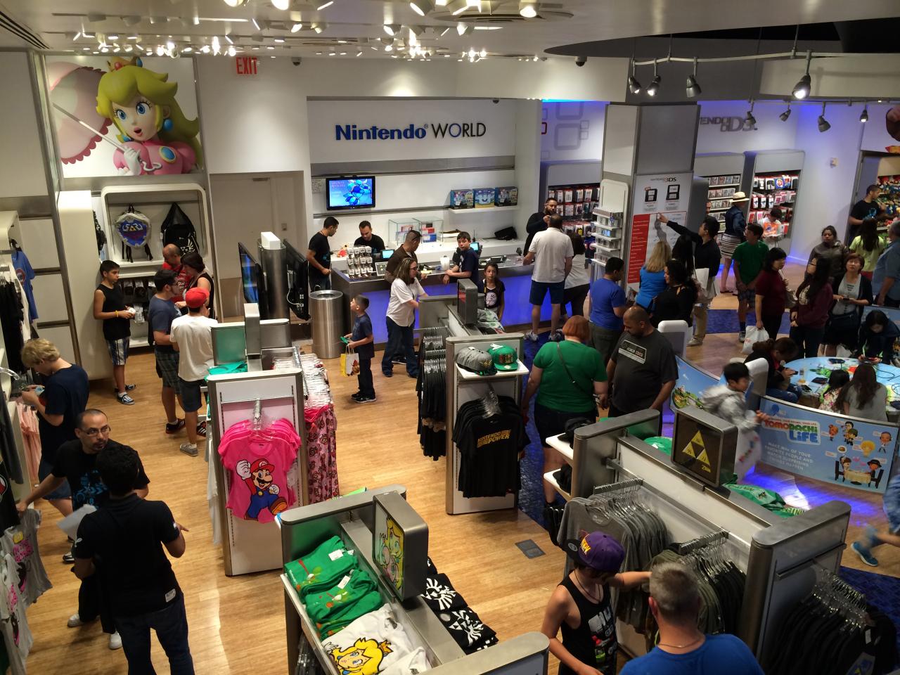 [25/09/2014] Nintendo World in New York: Das Nintendo-Kaufhaus ist Teil des Rockefeller Centers, eine der bekanntesten Adressen in Manhattan. (10)