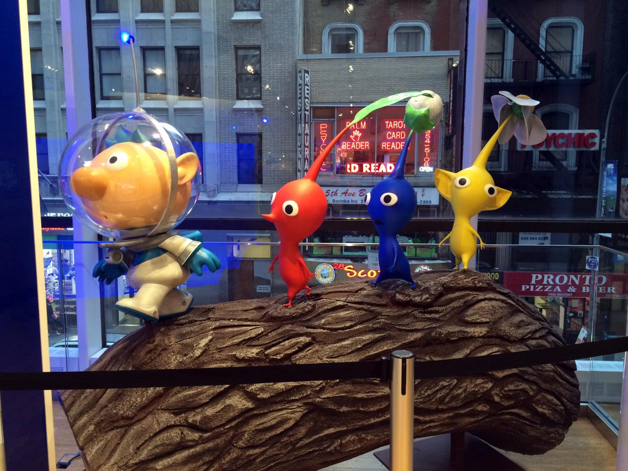 [25/09/2014] Nintendo World in New York: Das Nintendo-Kaufhaus ist Teil des Rockefeller Centers, eine der bekanntesten Adressen in Manhattan. (14)
