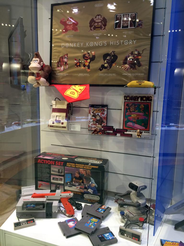 [25/09/2014] Nintendo World in New York: Das Nintendo-Kaufhaus ist Teil des Rockefeller Centers, eine der bekanntesten Adressen in Manhattan. (15)