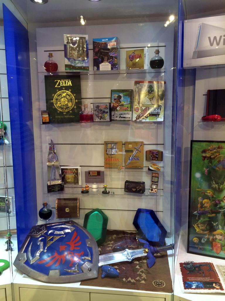 [25/09/2014] Jedem Nintendo-Helden ist eine eigene Vitrine gewidmet, in diesem Falle Link auf The Legend of Zelda.
