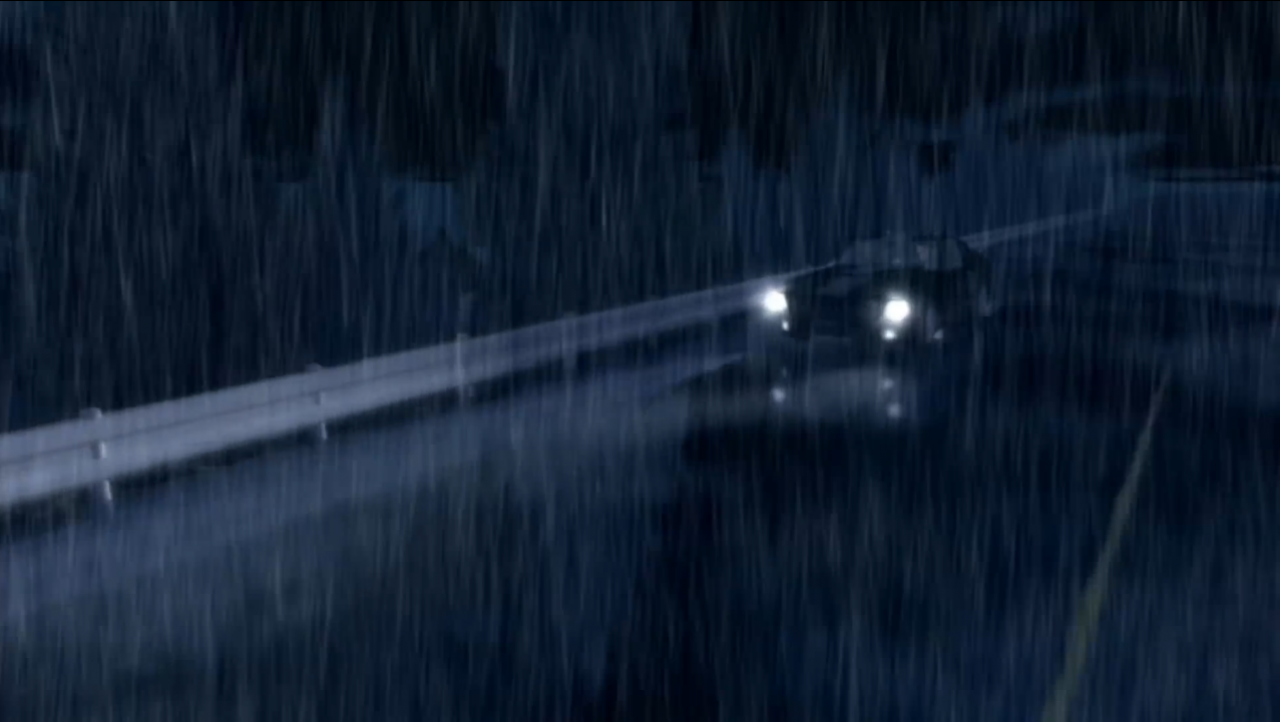 [06/10/2014] Wie der Titel schon besagt beginnt Deadly Premonition mit einer tödlichen Vorahnung. Malerisch und dramatisch wird der Anfang gestaltet, indem man gleich noch ein ordentliches Gewitter hintenan schiebt.