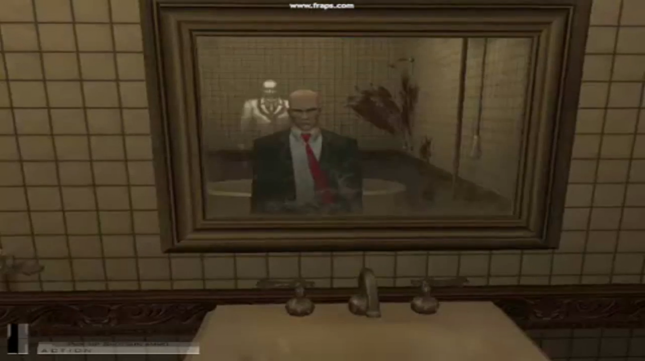 [13/10/2014] Ein superunheimliches Easteregg beschert uns Hitman: Contracts. Im Badezimmer eines Hotelzimmers, in dem sich ein 