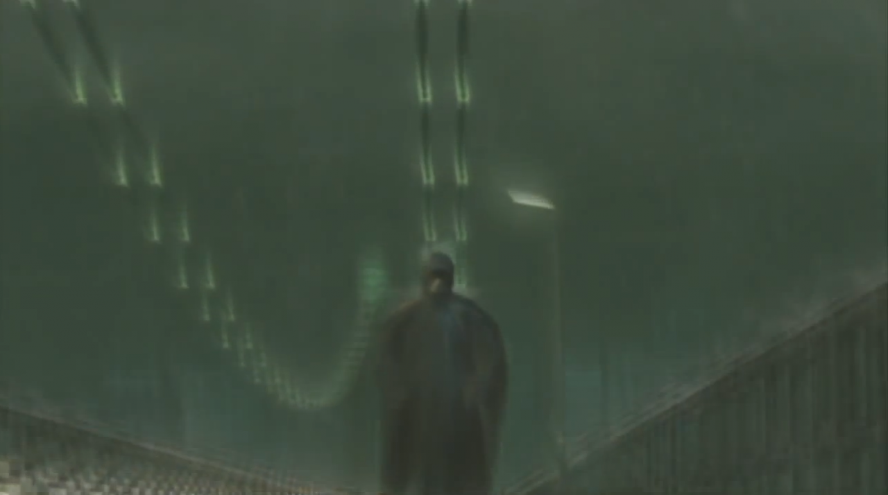 [06/10/2014] Ein Gewitter als Auftakt und eine einsame Gestalt im Regenmantel auf einer Brücke? Das ist doch Metal Gear Solid 2! Selbst beim Kapern des Kutters am Anfang stürmt es noch und das Meer schlägt grimmige Wellen.