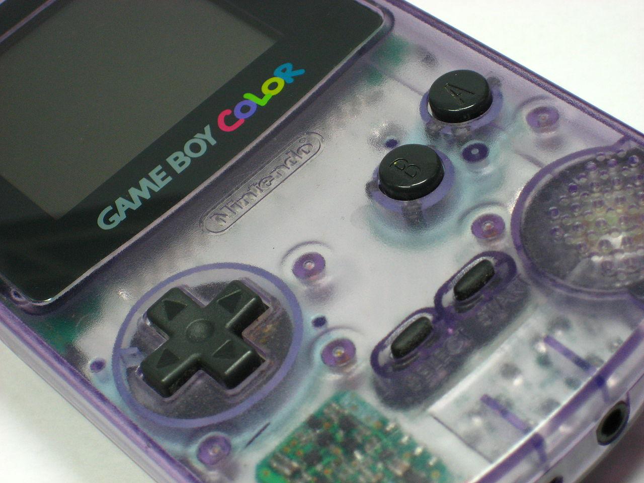 Game Boy Color mit transparenten Gehäuse.
