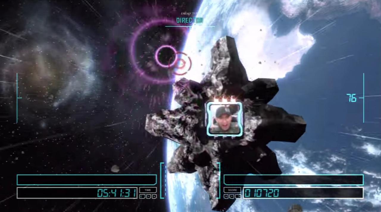 [30/01/2015] Vanquish ist ein Paradebeispiel für interaktive Credits, denn auch im Abspann ist noch einmal richtig Action angesagt. Man hat die Möglichkeit, einzelne Bilder des Entwickler-Teams abzuschießen und wird bei erfolgreichen Treffern mit den Namen belohnt. Vielen Dank an [zen] für den Vorschlag!