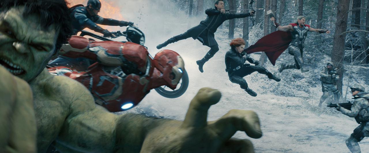[16/04/2015] Der Film beginnt bereits actiongeladen.