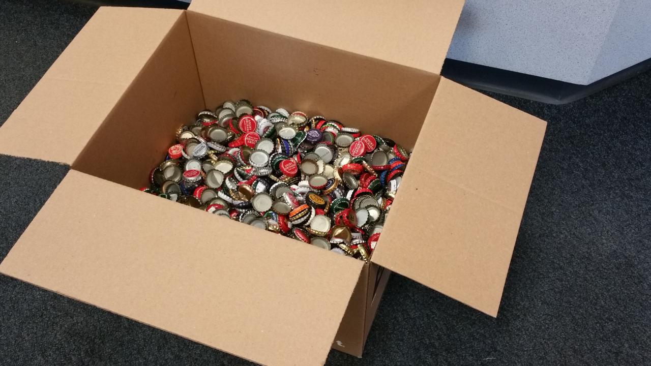 [26/06/2015] Schräge Aktion: Ein Fallout-Fan schickte über 2.000 Kronkorken an Bethesda.