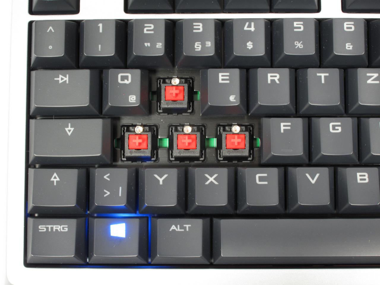 [11/06/2015] So sieht es unter den Tastenkappen einer mechanischen Tastatur aus