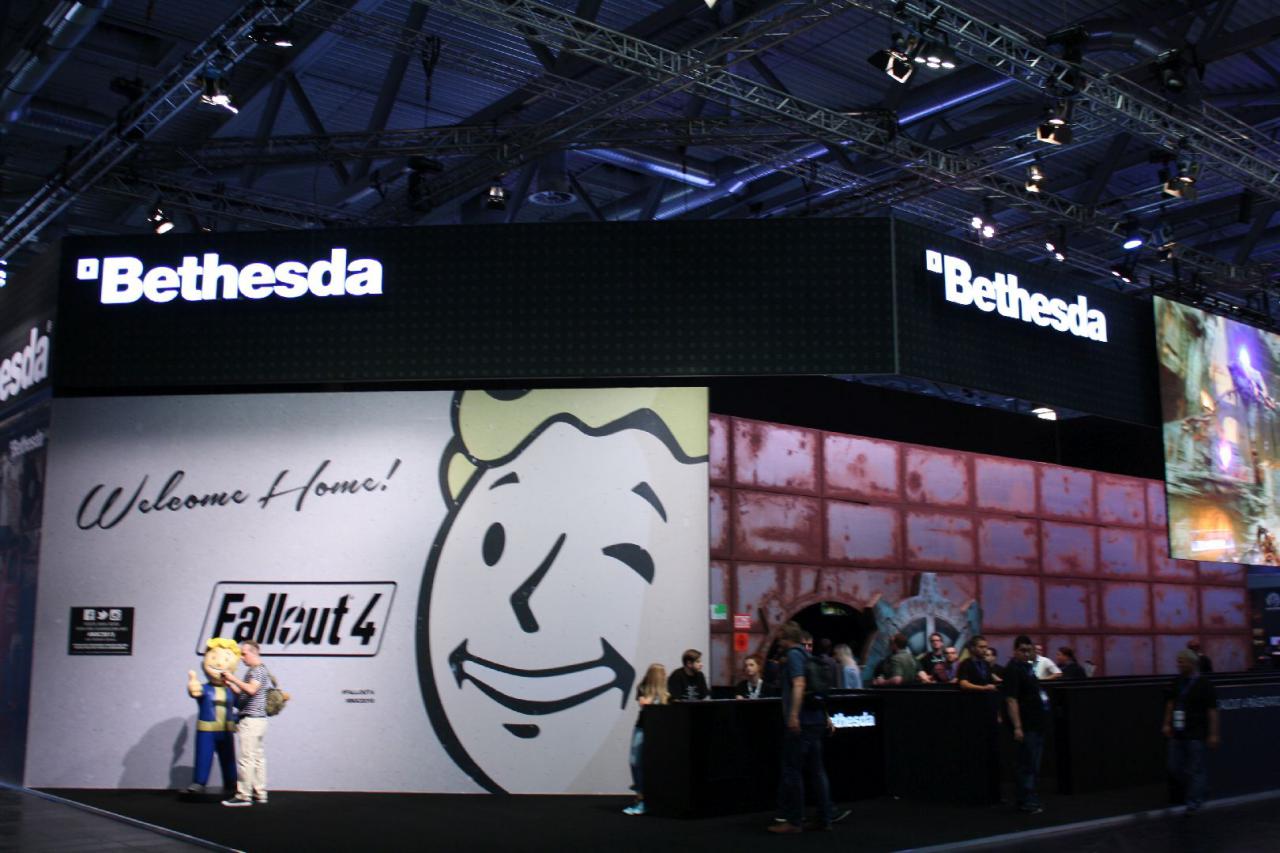 [06/08/2015] Gamescom 2015 - Weitere Bilder zeigen euch die Messestände samt Warteschlangen. (1)