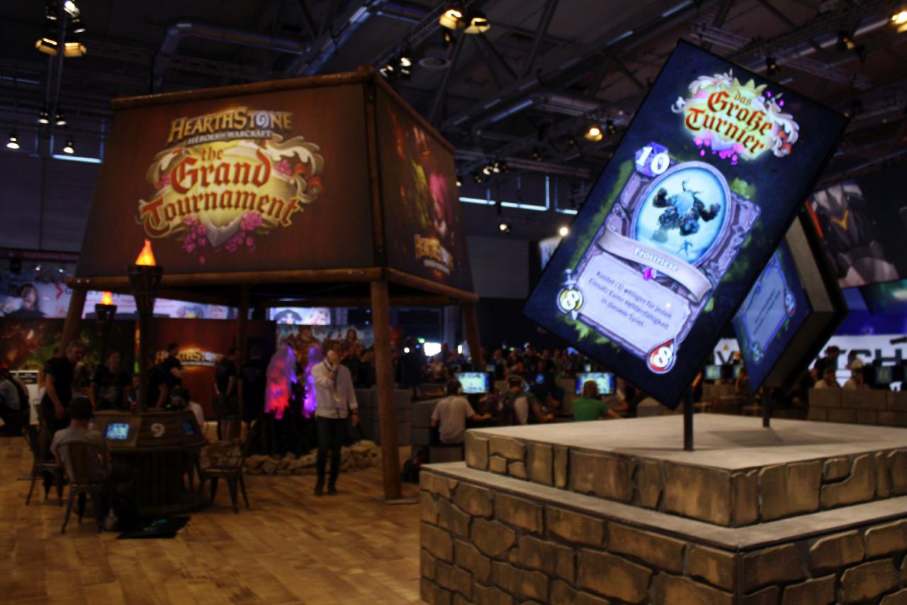 [06/08/2015] Gamescom 2015 - Weitere Bilder zeigen euch die Messestände samt Warteschlangen. (26)