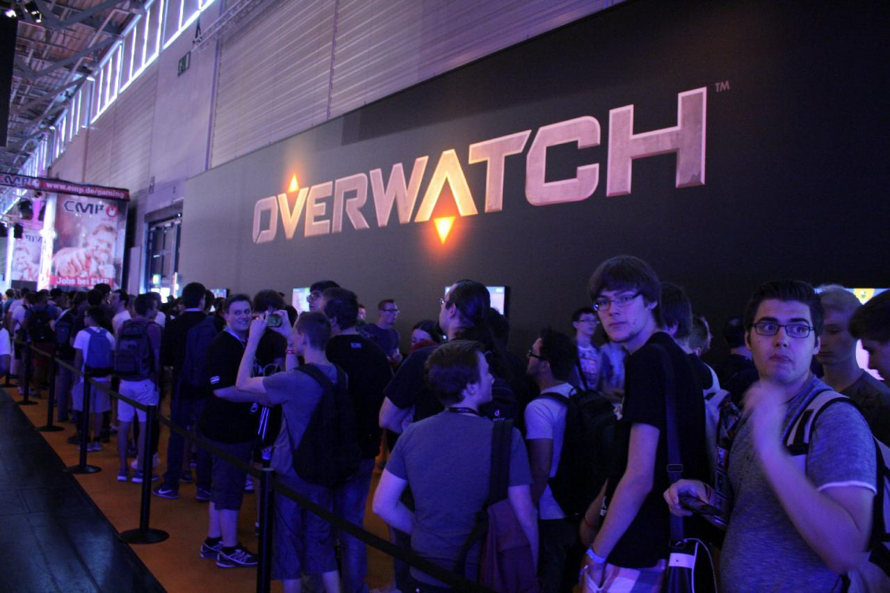 [06/08/2015] Gamescom 2015 - Weitere Bilder zeigen euch die Messestände samt Warteschlangen. (28)
